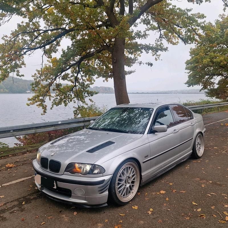 Silber Gebraucht 2000 BMW 330 Limousine | 4.999 € (Superpreis) - Bild 1/4
