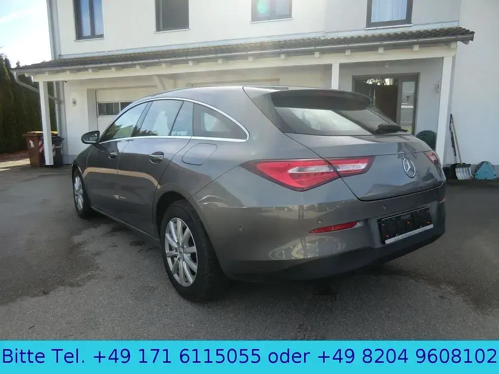Gebraucht Mercedes CLA200 Shooting Brake 150 PS (110 kW) 2023 Grau Kombi