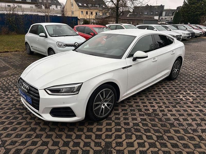Gebraucht Audi A5 Ambiente 150 PS (110 kW) 2019 Weiß Limousine