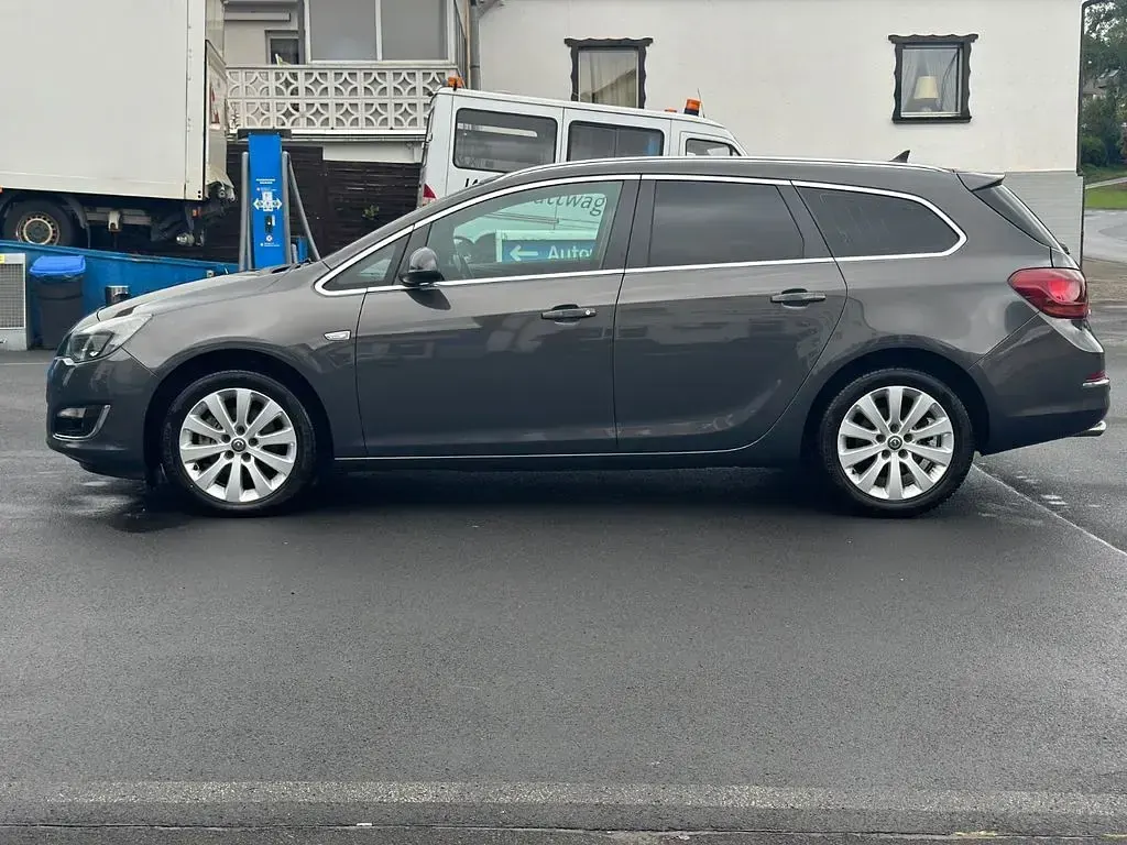 Gebraucht Opel Astra Exklusiv 165 PS (121 kW) 2015 Grau Kombi