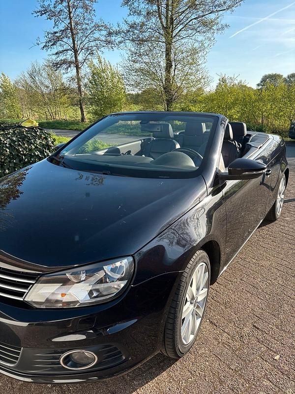 Second-hand VW Eos 160 CP (117 kW) 2011 Negru Cabrio