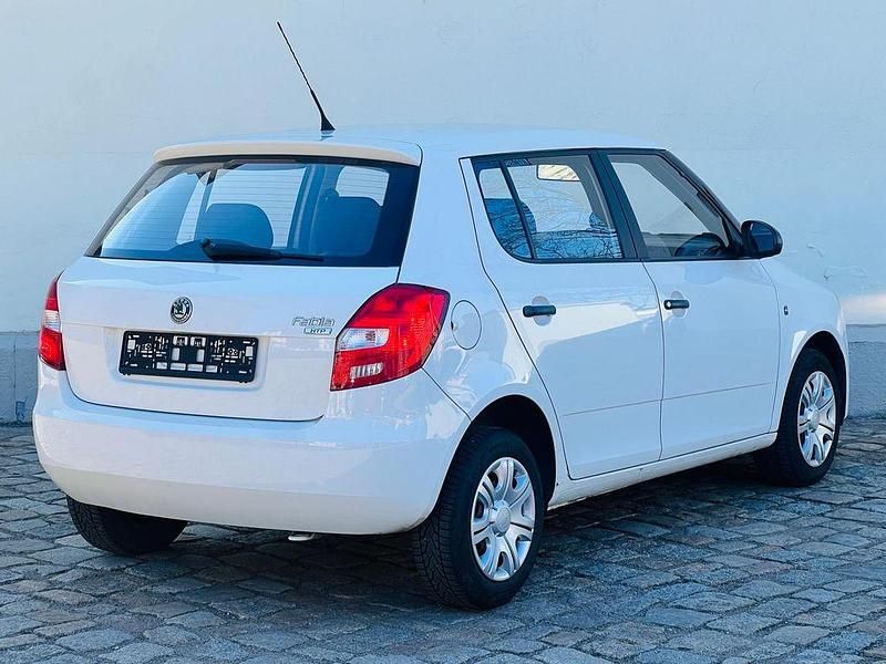 Gebraucht Skoda Fabia 60 PS (44 kW) 2009 Candyweiss Limousine