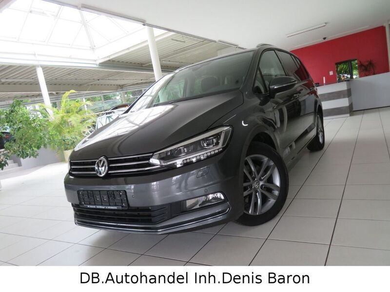 Grau Gebraucht 2017 VW Touran Sound Van / Kleinbus | 21.980 € (Superpreis) - Bild 1/4