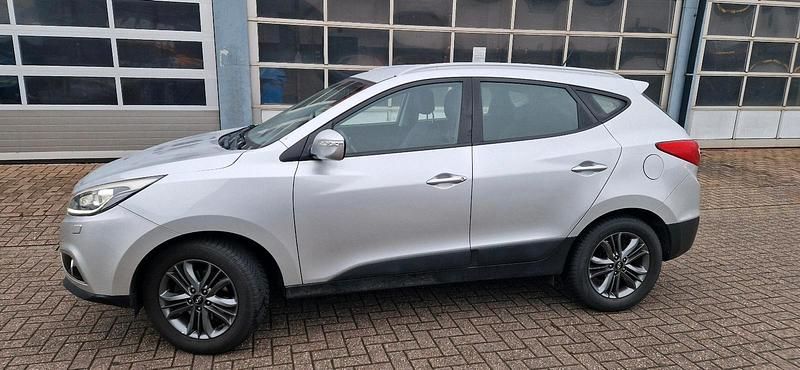 Gebraucht Hyundai ix35 165 PS (121 kW) 2015 Silber SUV