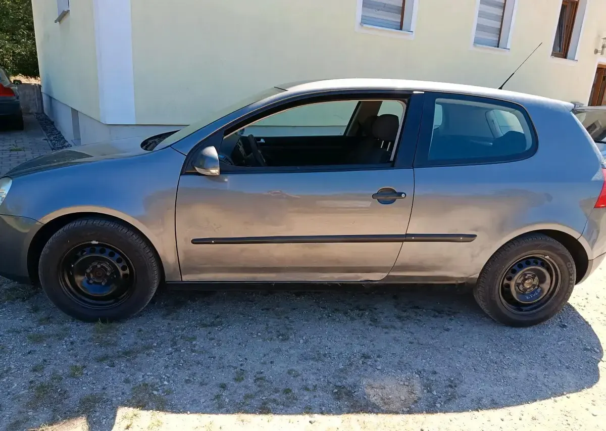 Gebraucht VW Golf V 101 PS (74 kW) 2005 Grau Kleinwagen