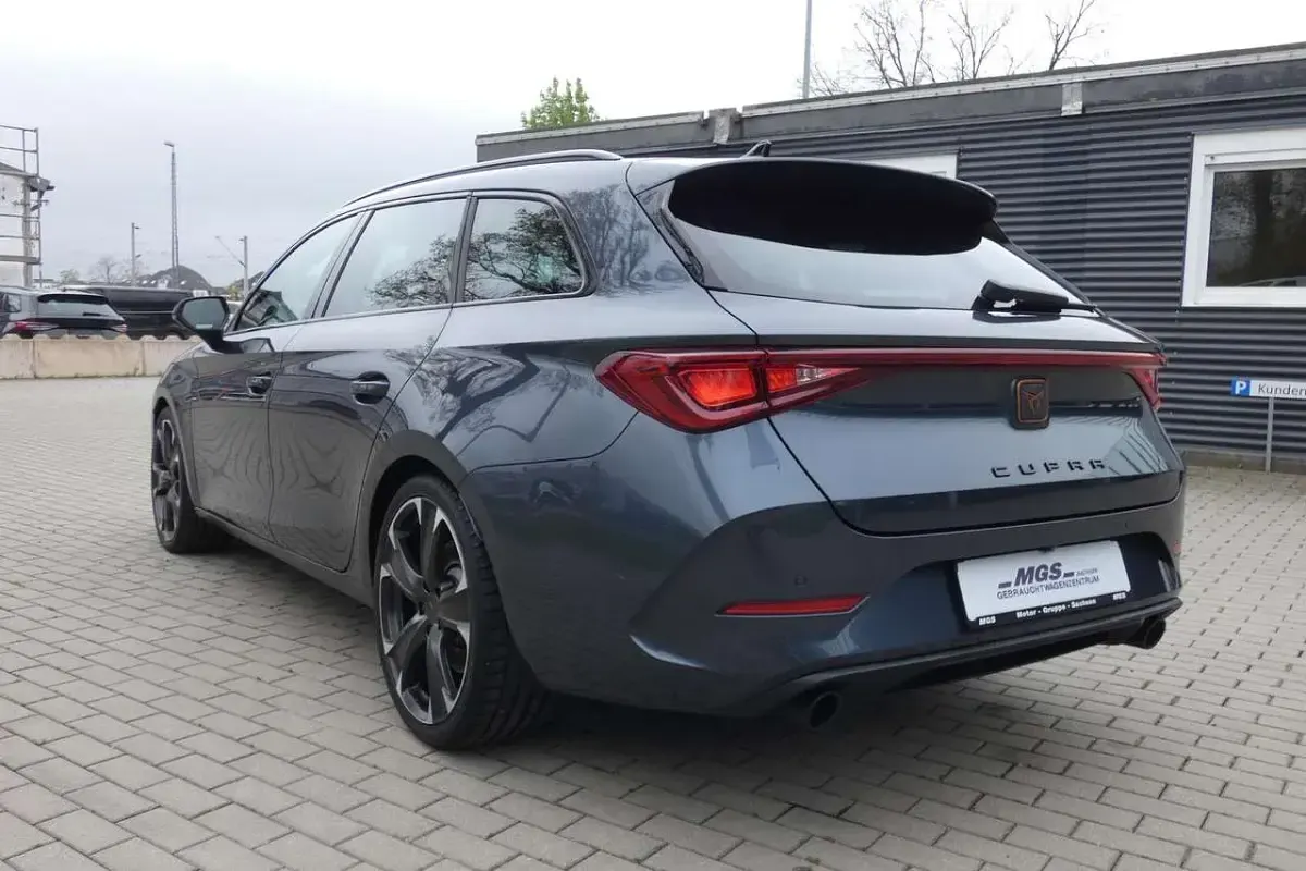Używany Cupra Leon VZ 245 KM (180 kW) 2024 "magnetic tech" Kombi
