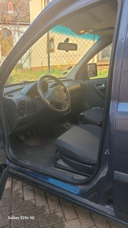 Gebraucht Opel Combo Edition 101 PS (74 kW) 2010 Van / Kleinbus