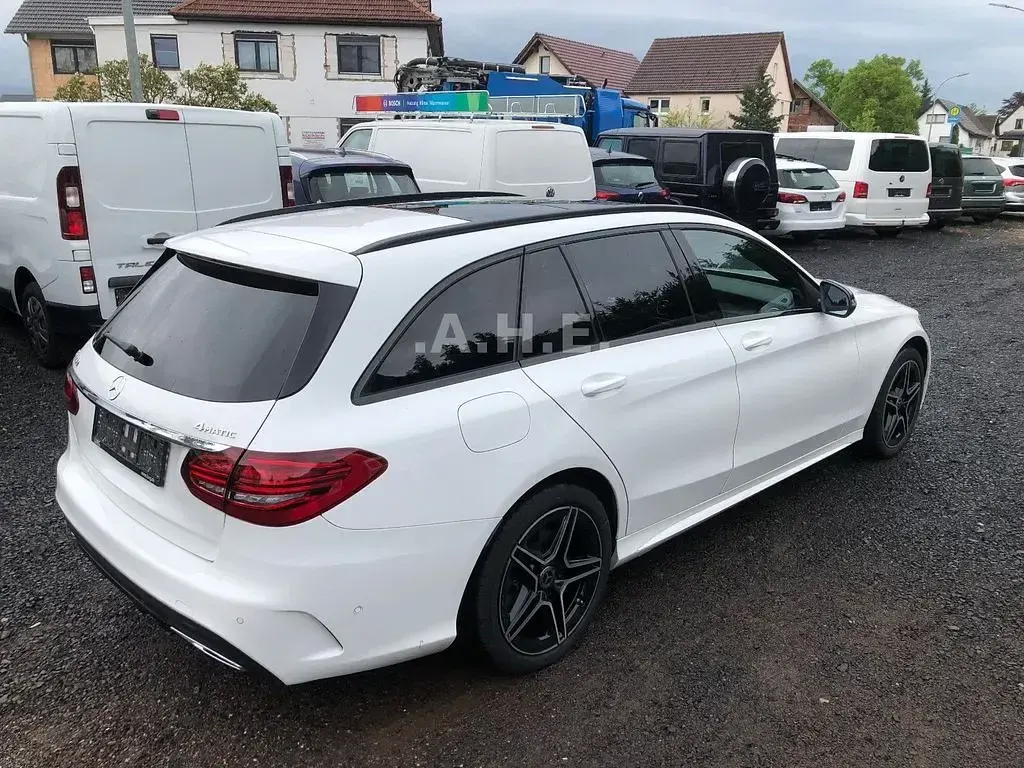Gebraucht Mercedes C300 AMG line 245 PS (180 kW) 2020 Weiß Limousine