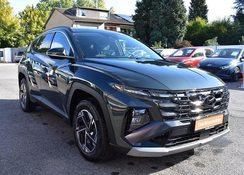 Neu Hyundai Tucson 215 PS (158 kW) 2025 Grün SUV
