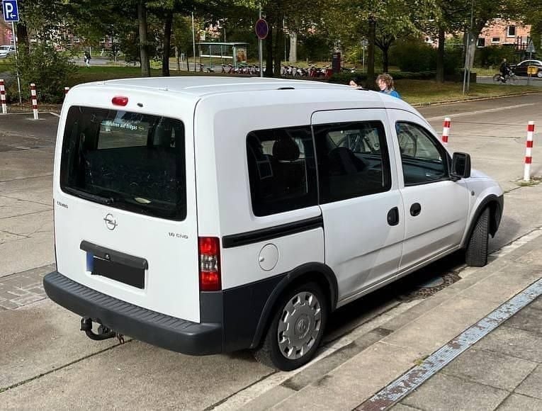 Gebraucht Opel Combo 94 PS (69 kW) 2006 Weiß Van / Kleinbus