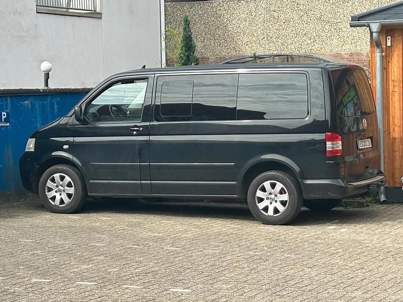 Schwarz Gebraucht 2007 VW T5 Van | 8.450 € (Etwas zu teuer) - Bild 1/4