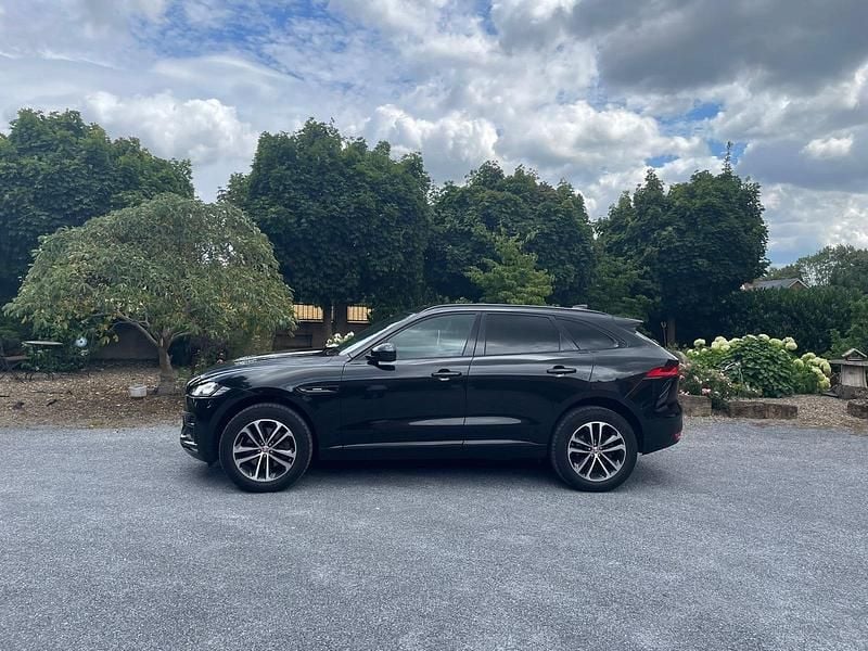 Schwarz Gebraucht 2019 Jaguar F-Pace R-Sport SUV | 25.900 € - Bild 1/4