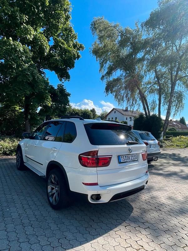 Weiß Gebraucht 2010 BMW X5 SUV | 10.000 € (Fairer Preis) - Bild 1/4
