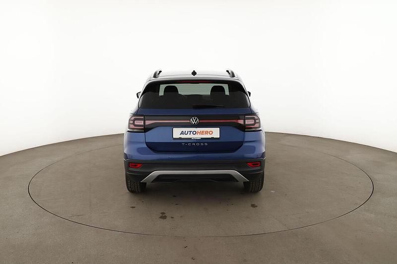 Second-hand VW T-Cross Active 2022 Albastru SUV