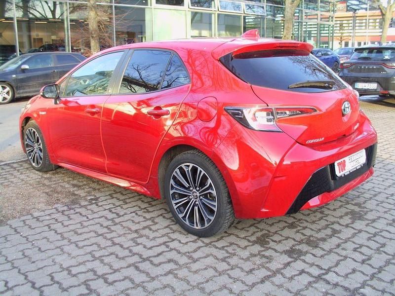 Gebraucht Toyota Corolla Hybrid Team 122 PS (89 kW) 2021 Rot Limousine