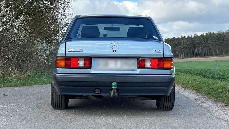 Gebraucht Mercedes 190 94 PS (69 kW) 1989 Blau Limousine