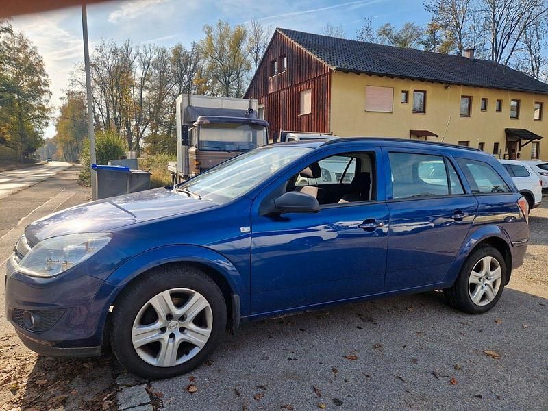 Gebraucht Opel Astra Edition 90 PS (66 kW) 2009 Blau Kombi