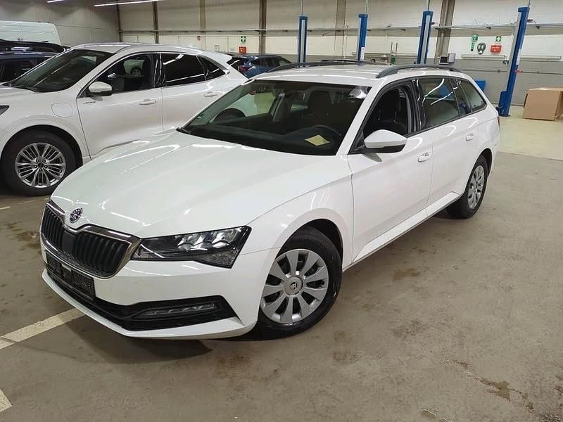 Weiß Gebraucht 2020 Skoda Superb Active Kombi | 16.950 € (Fairer Preis) - Bild 1/4