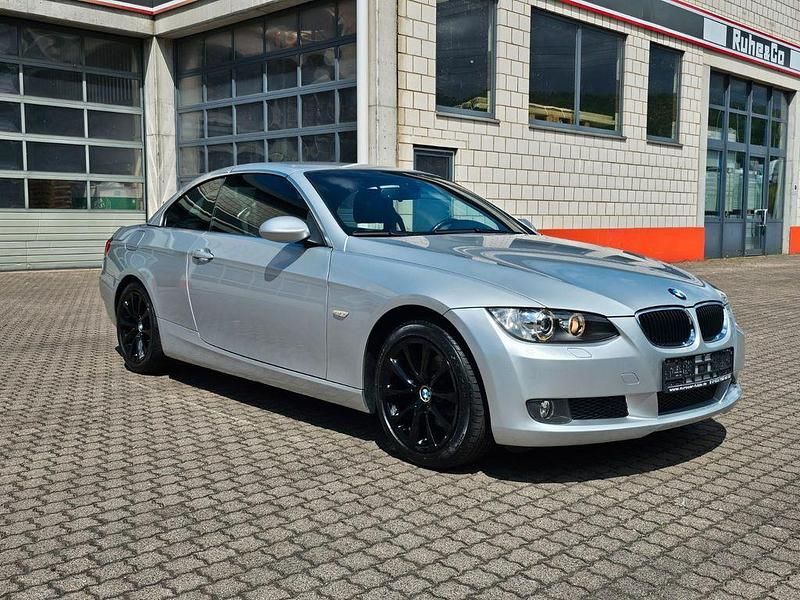 Silber Gebraucht 2007 BMW 320 Cabriolet Sport Line Cabrio | 9.999 € (Fairer Preis) - Bild 1/4
