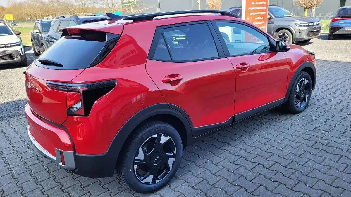 Neu Kia Stonic Exclusive 101 PS (74 kW) 2026 Signal rot SUV