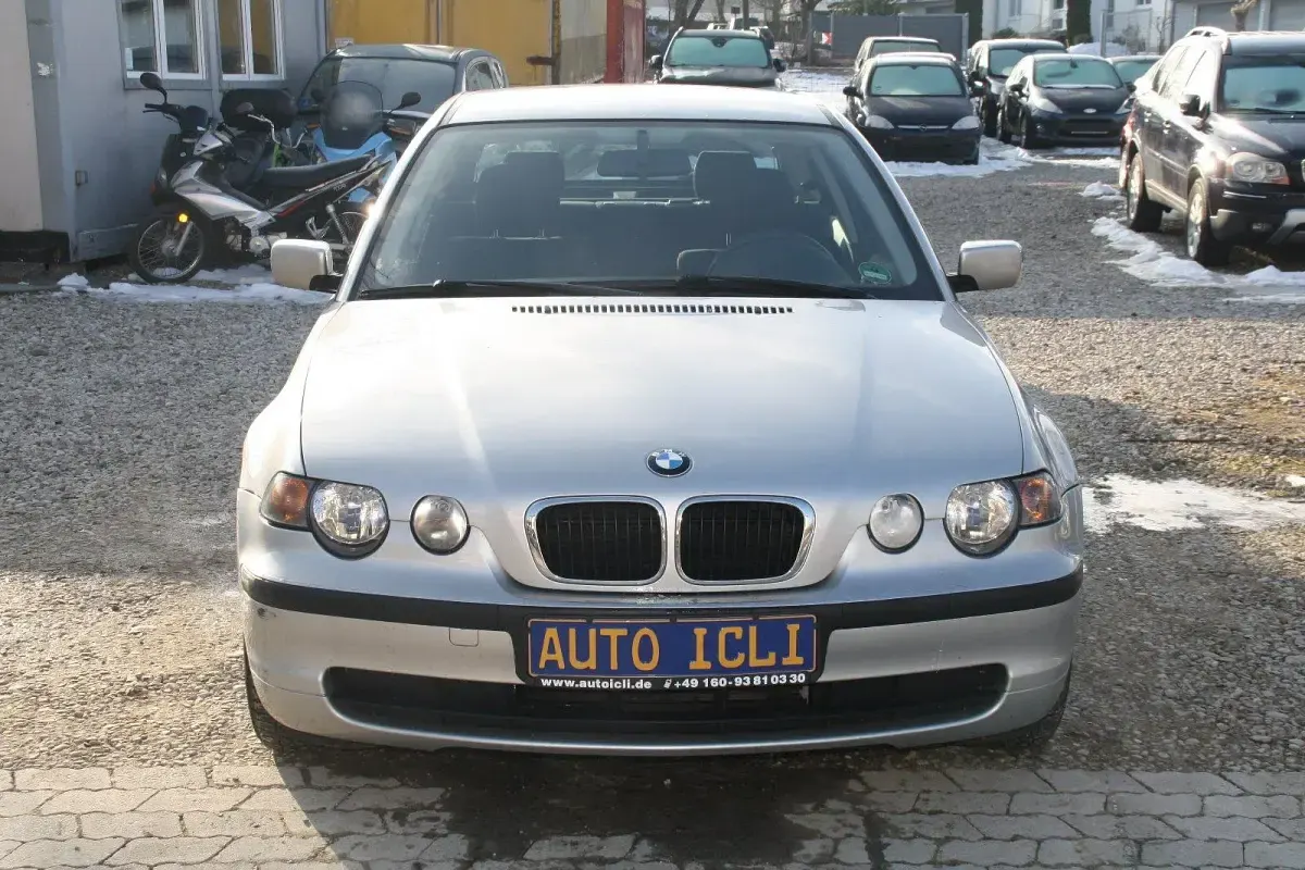 Gebraucht BMW 316 116 PS (85 kW) 2002 Silber Coupé