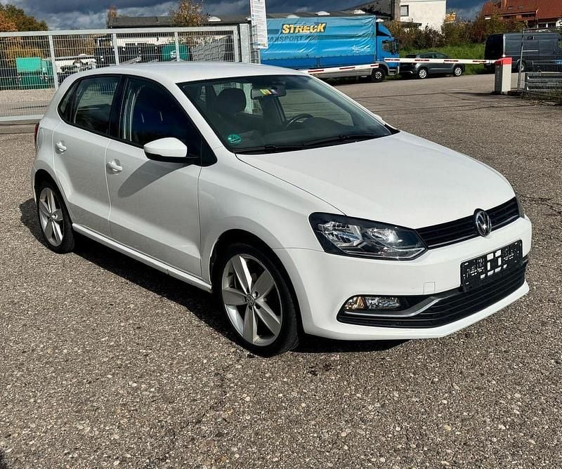 Weiß Gebraucht 2014 VW Polo Comfortline Kleinwagen | 4.990 € (Guter Preis) - Bild 1/4
