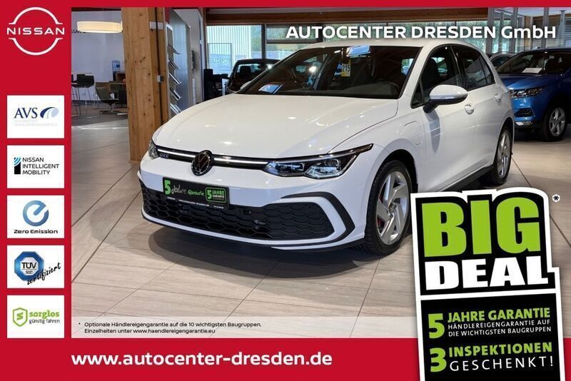 Weiß Gebraucht 2022 VW Golf VIII GTE Limousine | 21.980 € (Superpreis) - Bild 1/4