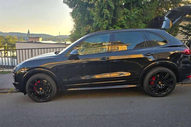 Schwarz Gebraucht 2012 Porsche Cayenne Platinum Edition SUV | 29.999 € (Guter Preis) - Bild 1/4