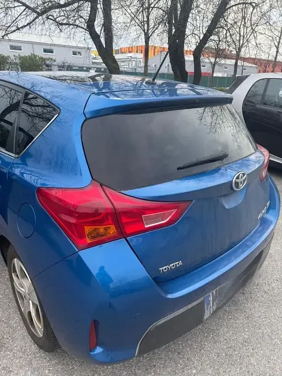 Gebraucht Toyota Auris Edition 136 PS (100 kW) 2012 Blau Limousine