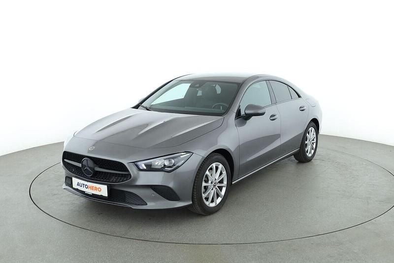 Grau Gebraucht 2022 Mercedes CLA180 Progressive Limousine | 28.880 € (Etwas zu teuer) - Bild 1/3