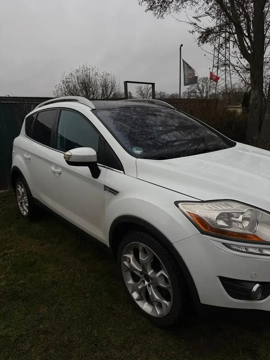 Usado Ford Kuga 163 HP (119 kW) 2010 Branco SUV