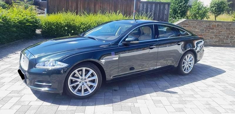 Grün Gebraucht 2010 Jaguar XJ Portfolio Limousine | 15.500 € (Guter Preis) - Bild 1/4