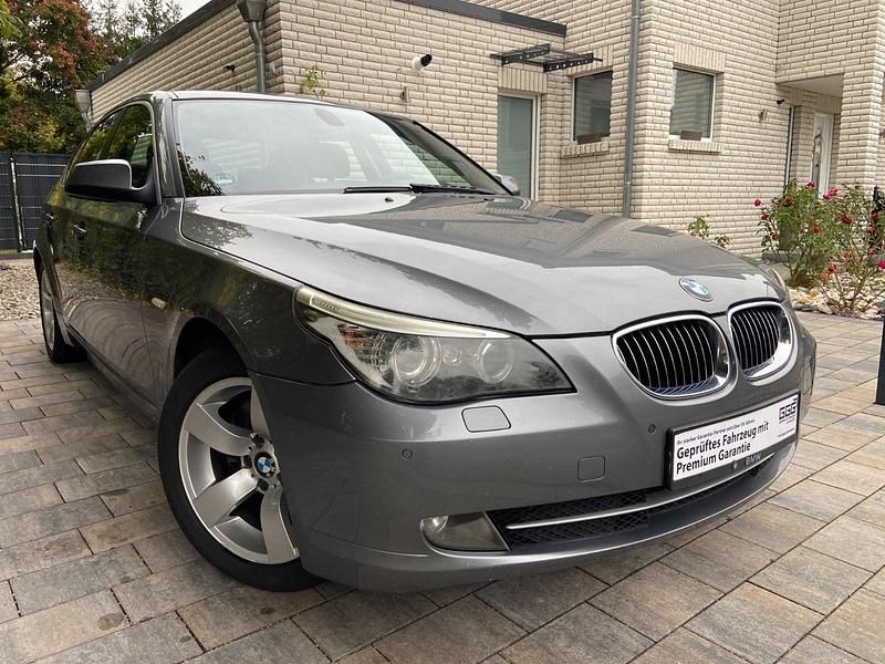 Gebraucht BMW 523 Advantage 190 PS (139 kW) 2009 Grau Limousine