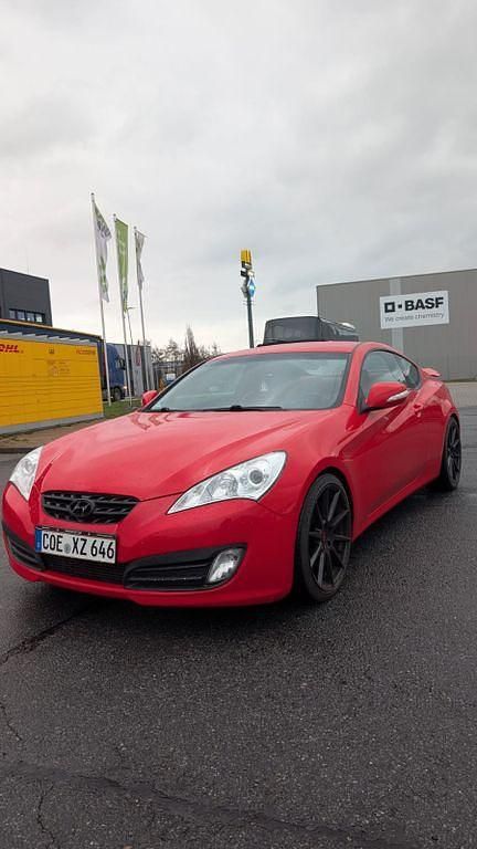 Rot Gebraucht 2012 Hyundai Genesis Coupé | 9.700 € (Guter Preis) - Bild 1/4