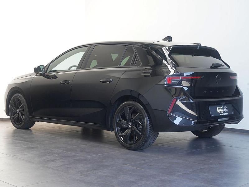 Gebraucht Opel Astra 131 PS (96 kW) 2024 Schwarz Limousine