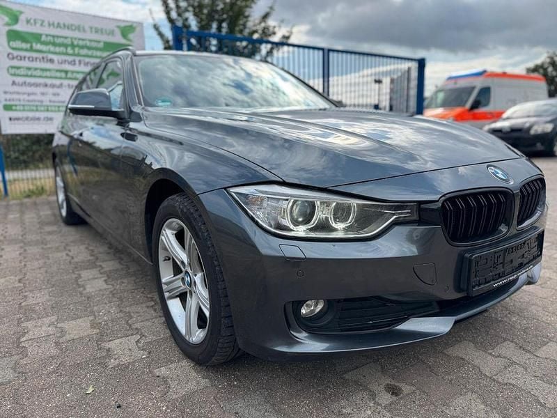 Gebraucht BMW 318 143 PS (105 kW) 2013 Grau Kombi