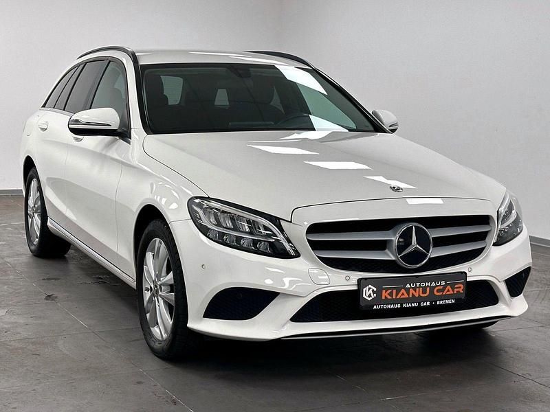 Gebraucht Mercedes C180 122 PS (89 kW) 2019 Weiß Kombi