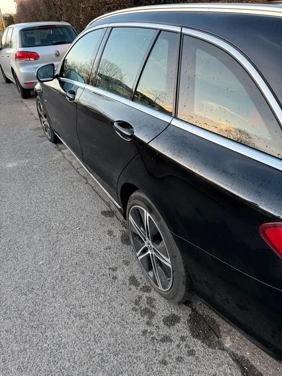 Gebraucht Mercedes C300e 211 PS (155 kW) 2020 Schwarz Kombi