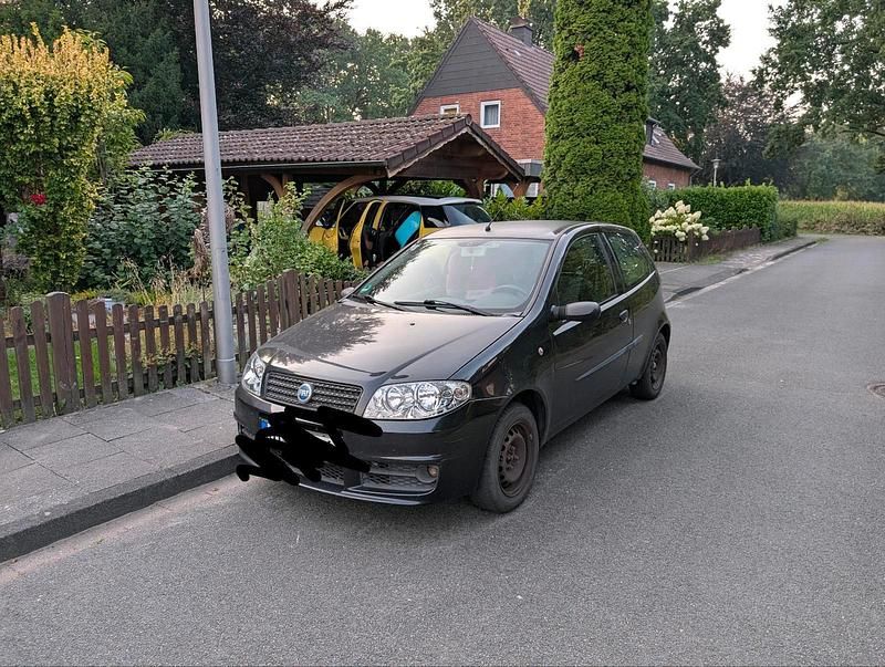 Schwarz Gebraucht 2005 Fiat Punto Kleinwagen | 500 € (Guter Preis) - Bild 1/3