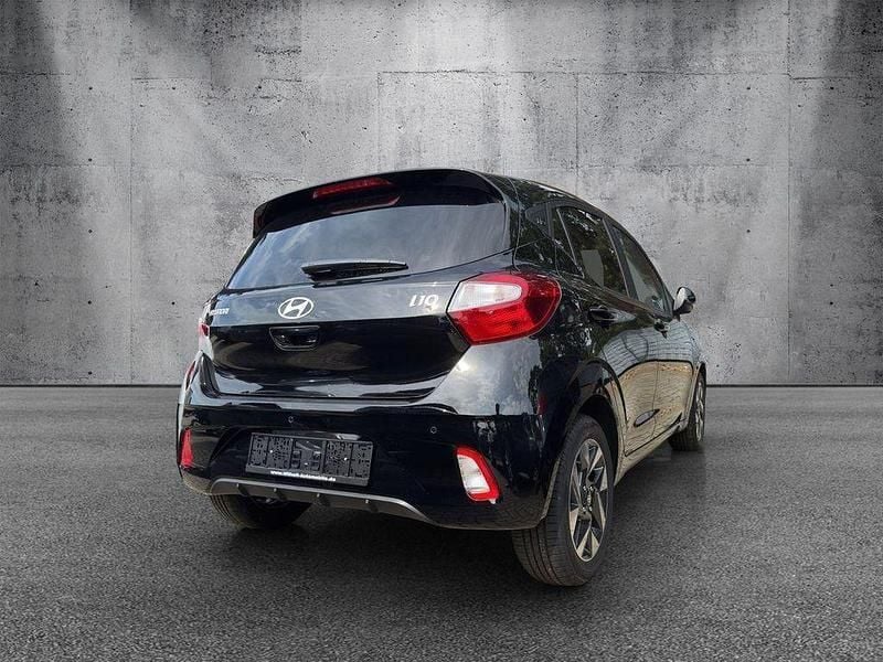 Gebraucht Hyundai i10 63 PS (46 kW) 2024 Phantom black Kleinwagen