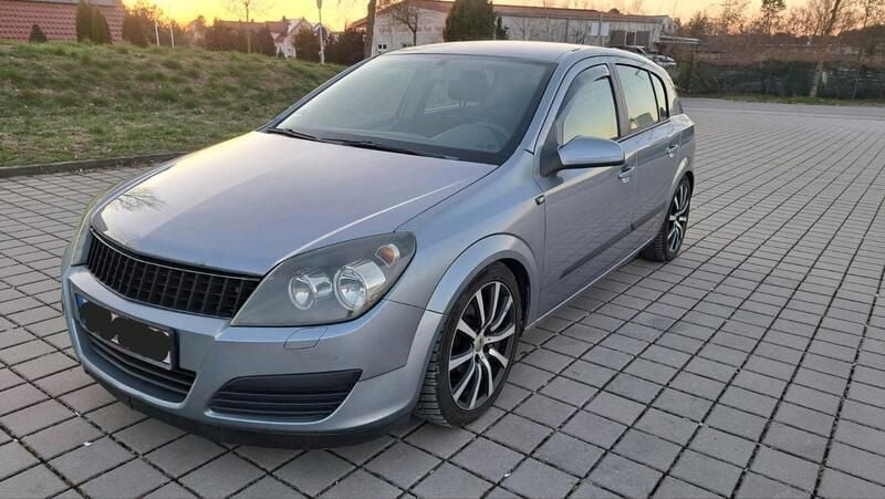 Grau Gebraucht 2004 Opel Astra Kleinwagen | 1.850 € (Fairer Preis) - Bild 1/4