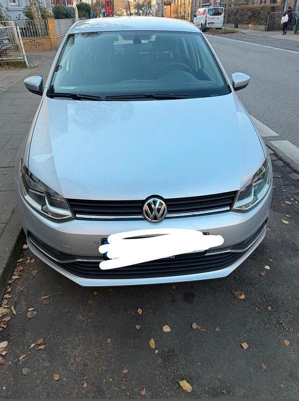 Silber Gebraucht 2014 VW Polo Kleinwagen | 5.999 € - Bild 1/4