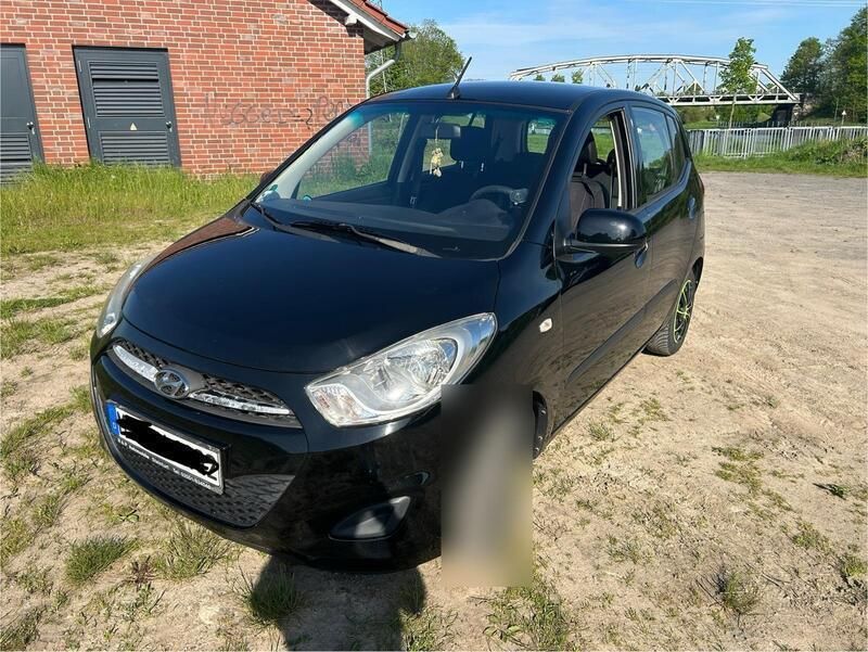 Schwarz Gebraucht 2013 Hyundai i10 Kleinwagen | 2.800 € (Fairer Preis) - Bild 1/4