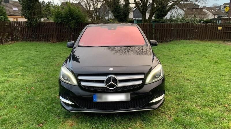 Gebraucht Mercedes B250e 131 kW (179 PS) 2017 Schwarz Van / Kleinbus