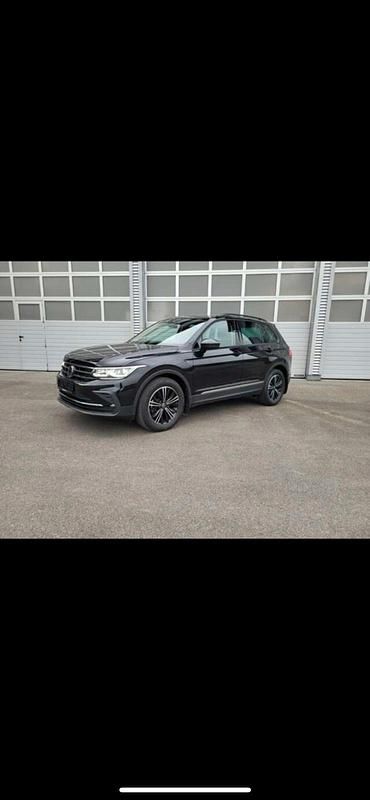 Schwarz Gebraucht 2021 VW Tiguan SUV | 24.800 € (Guter Preis) - Bild 1/4