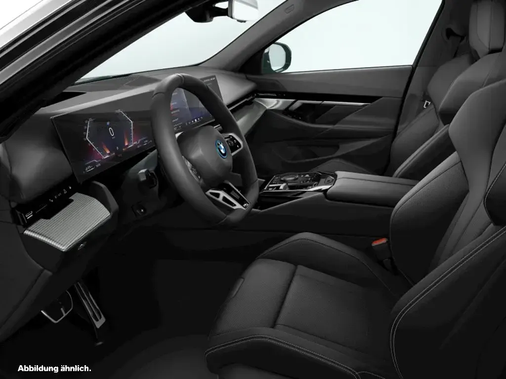 Gebraucht BMW 550e M Sport 489 PS (359 kW) 2025 Schwarz Kombi