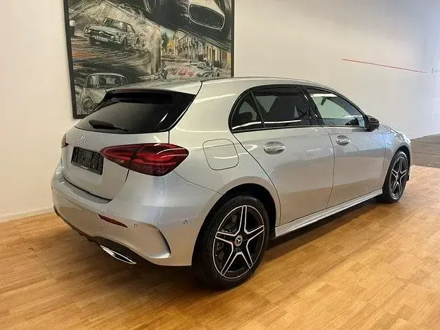 Gebraucht Mercedes A250 AMG line 163 PS (119 kW) 2025 Hightechsilber Limousine