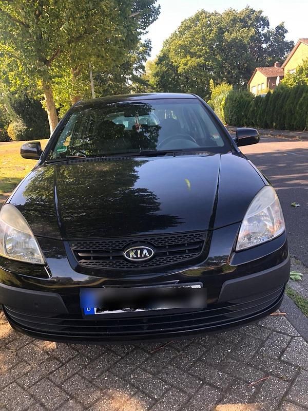 Schwarz Gebraucht 2008 Kia Rio Limousine | 1.999 € (Fairer Preis) - Bild 1/4