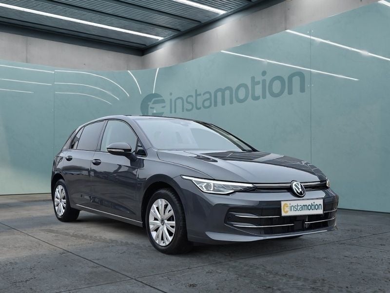 Grau Gebraucht 2024 VW Golf VIII Goal Limousine | 34.980 € (Teuer) - Bild 1/4