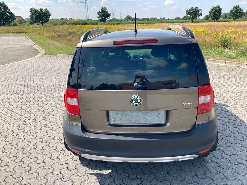 Gebraucht Skoda Yeti 105 PS (77 kW) 2012 Braun SUV
